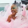 Возвращение домой: Рианна на карнавале в Барбадосе