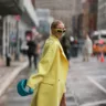 Streetstyle: з чим носити пальто довжини міді цього сезону