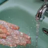 Instagram-репортаж: знаменитости призывают нас мыть руки