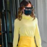 Вікторія Бекхем показує як носити жовтий колір