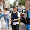 Streetstyle: 3 идеи, как носить брюки карго