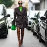 Streetstyle: как стильно носить сапоги-ботфорты этой осенью