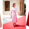 Как носить объемные юбки: пример королевы Рании