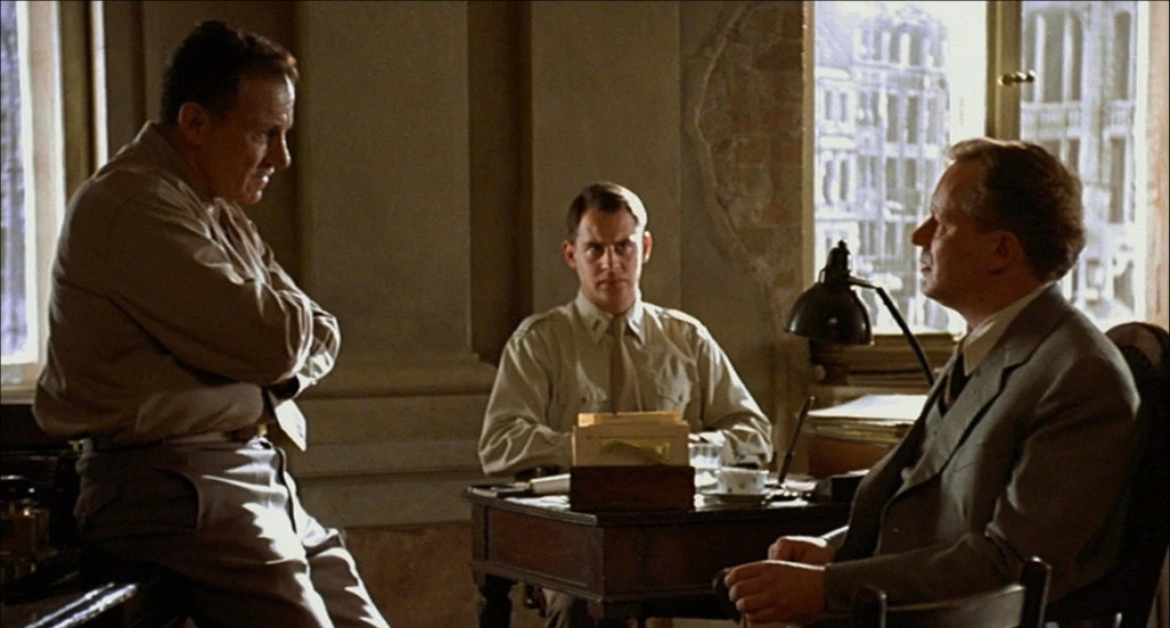 "На чиєму боці?", 2001