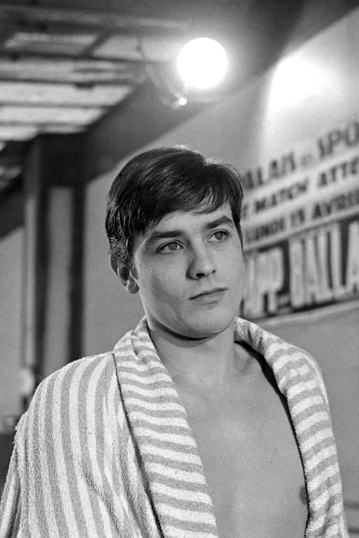 Ален Делон в боксерському залі під час інтерв'ю для програми Cinepanorama, 1959 рік