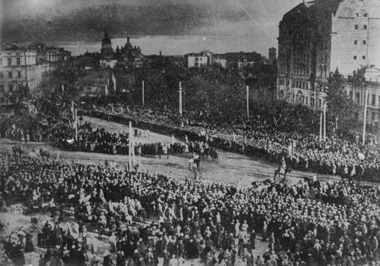 Урочисте проголошення об'єднання УНР і ЗУНР на Софійській площі в Києві; 22 січня 1919