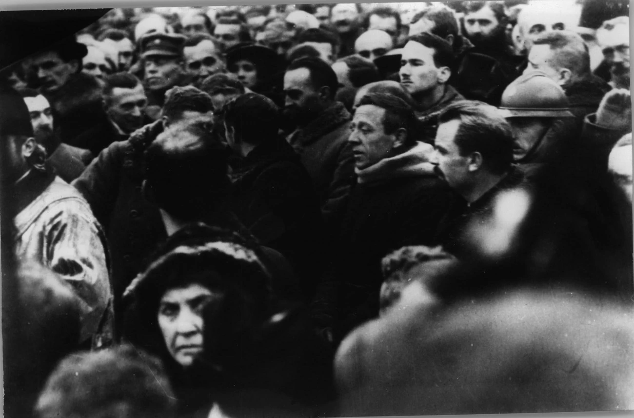 Володимир Винниченко та Симон Петлюра під час молебню з нагоди проголошення Акта Злуки УНР і ЗУНР; 22 січня 1919