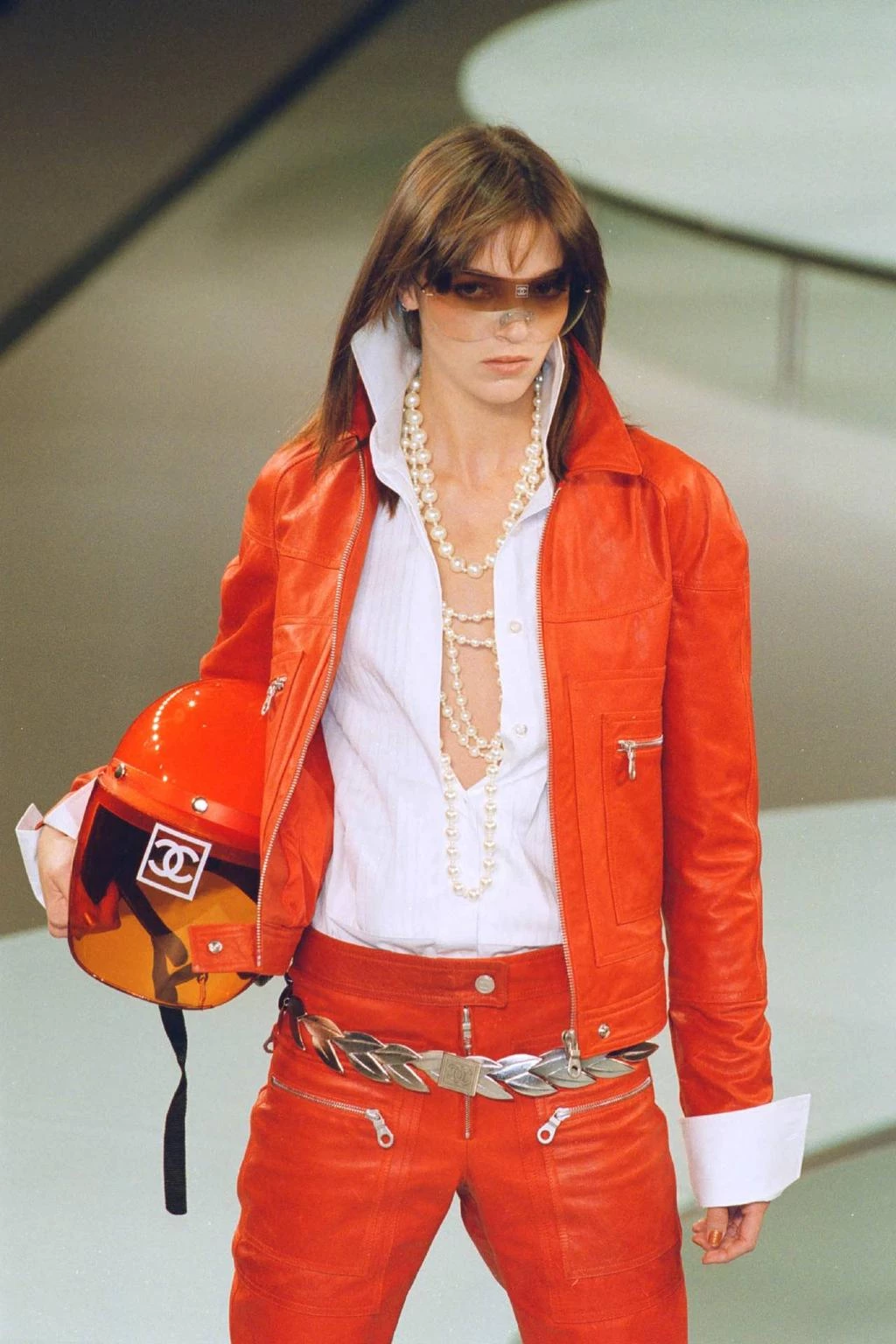 Chanel внсна-літо 2002