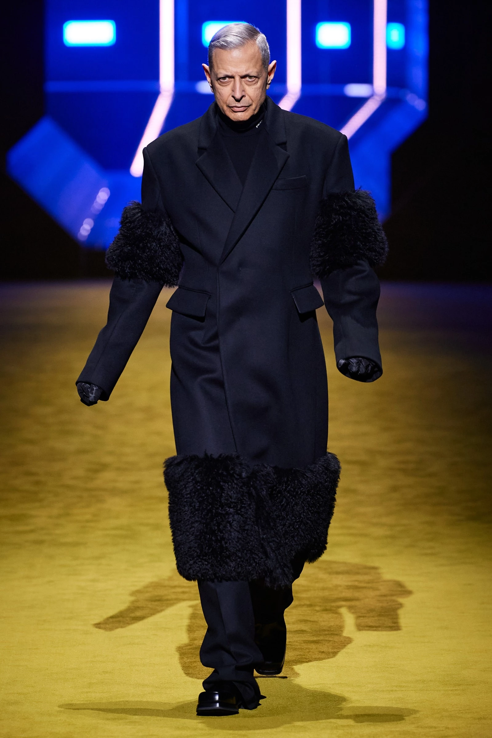Джефф Голдблюм на шоу Prada Menswear осінь-зима 2022/2023