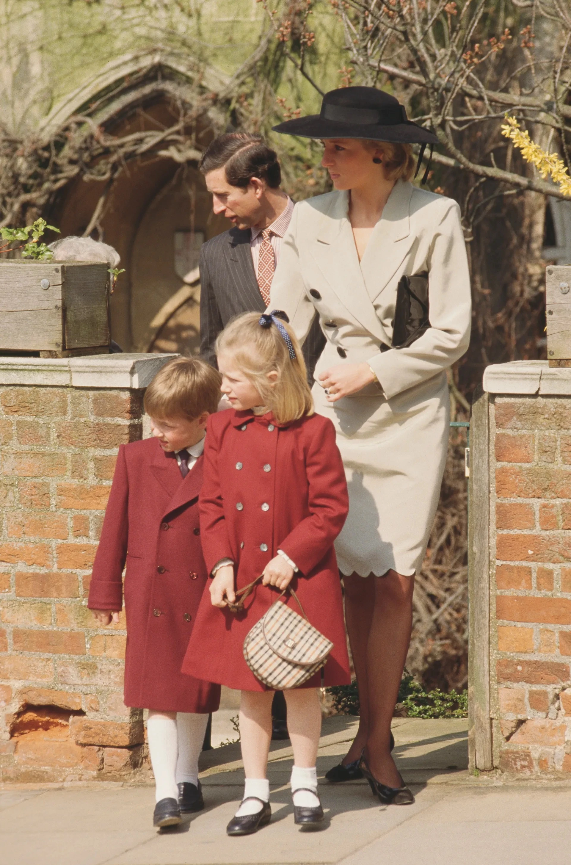 Принц Чарльз і принцеса Діана з Вільямом та Зарою, 1988