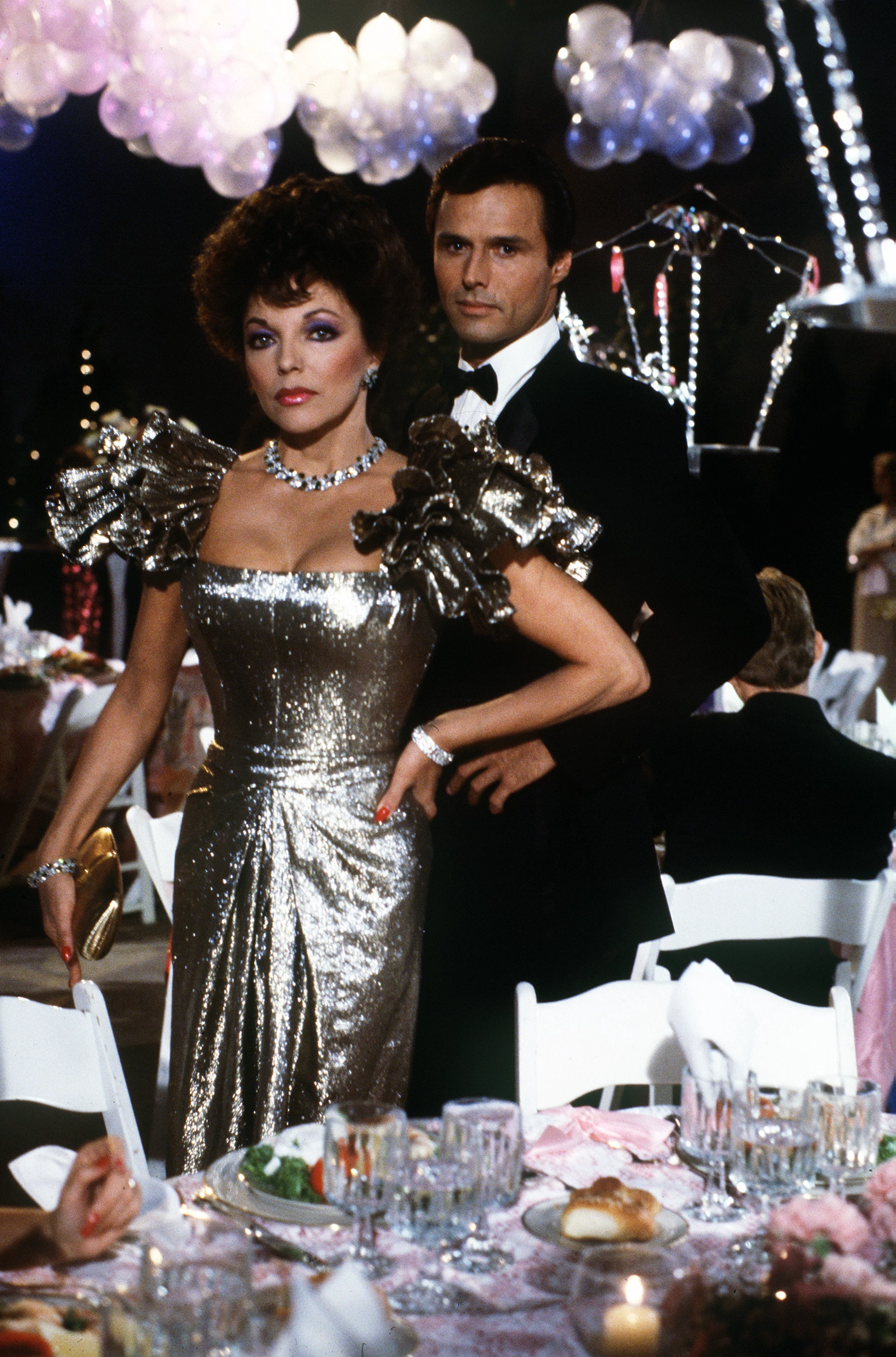 Джоан Коллінз і Майкл Нейдер в серіалі "Династія", четвертий сезон, 1983 рік