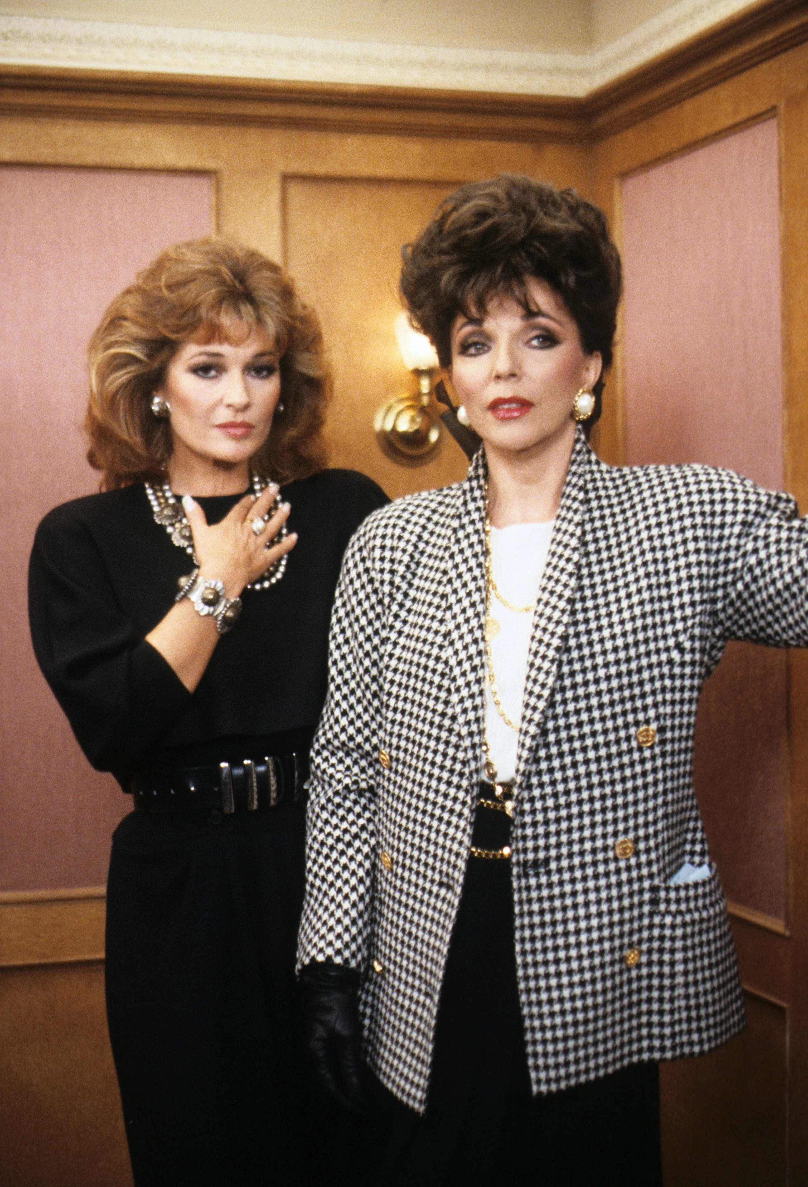 Стефані Бічем і Джоан Коллінз в серіалі "Династія", 1989 рік