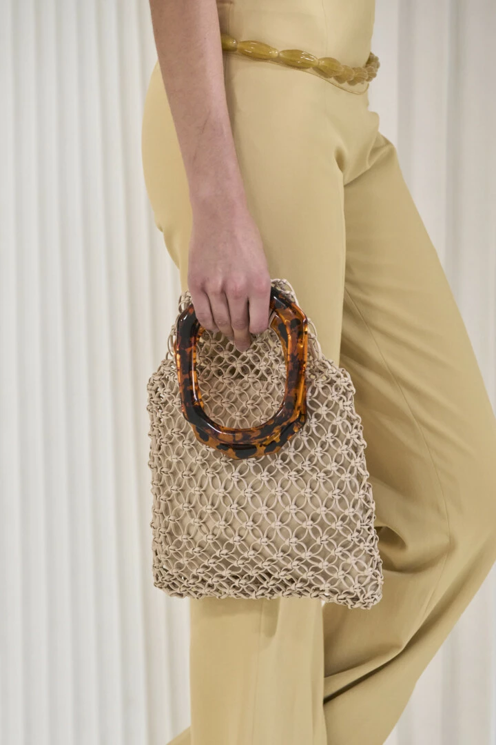 Сумка з ланцюгом — наймодніший аксесуар цього літа