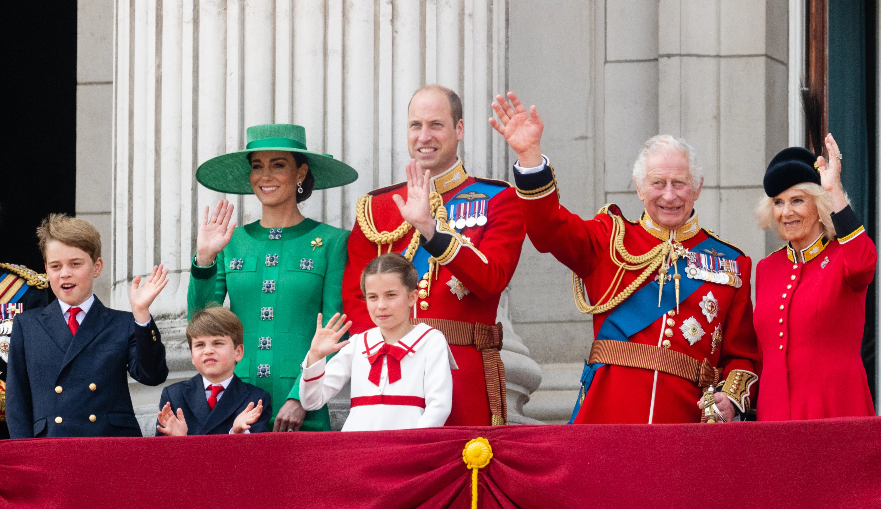 Последний принц уэльский. Королевская семья Великобритании. Парад the Trooping the Colour. Trooping the Colour праздник.