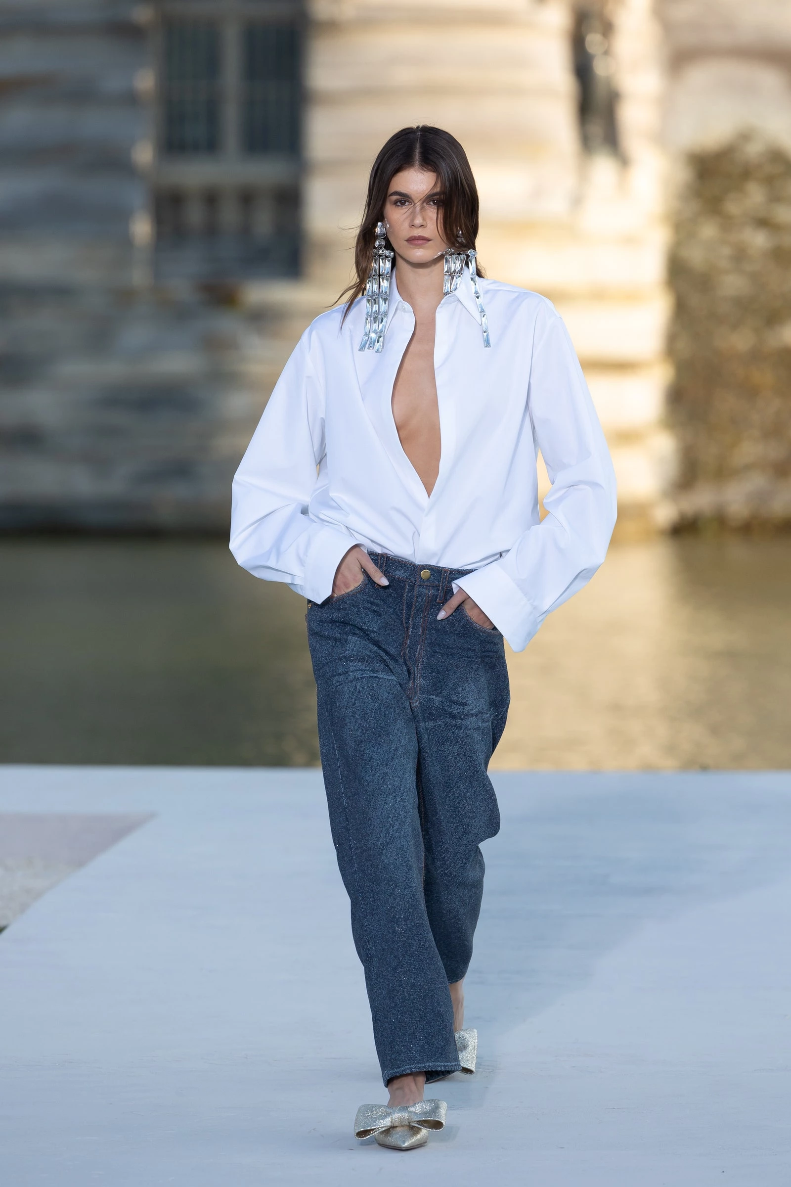 Кайя Гербер на показі Valentino Haute Couture, осінь-зима 2023/2024