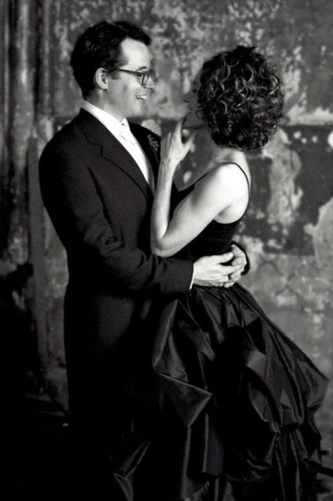 Меттью Бродерік і Сара Джессіка Паркер у чорній сукні під час весілля 19 травня 1997 року.