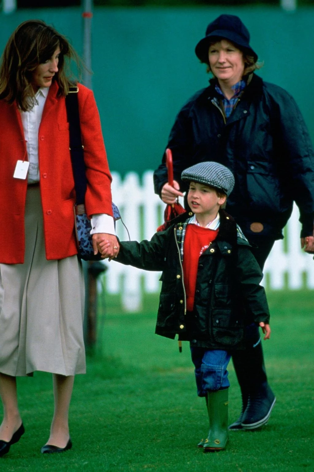 Молодий принц Вільям у крихітній куртці Barbour і черевиках Wellipets у поло-клубі Cirencester Park у 1987 році