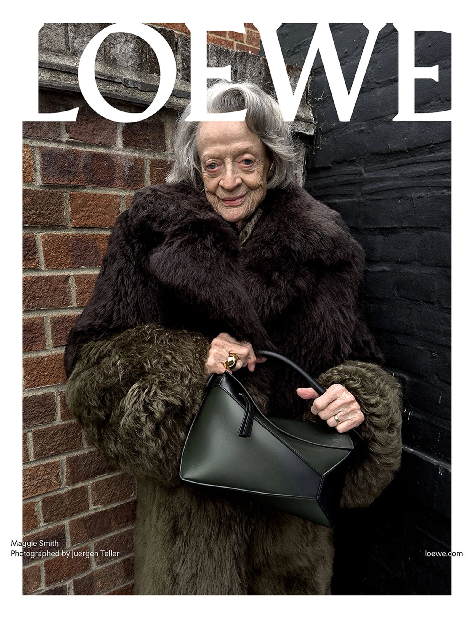 Меггі Сміт для Loewe