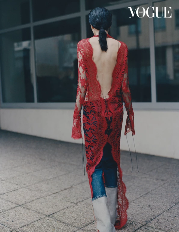 Сукня з бавовни та поліаміду, FROLOV; джинси, власність стилістки