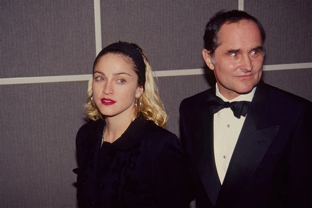 Мадонна та німецький режисер Майкл Верховен на церемонії вручення премії  New York Film Critics’ Awards в 1991 році.