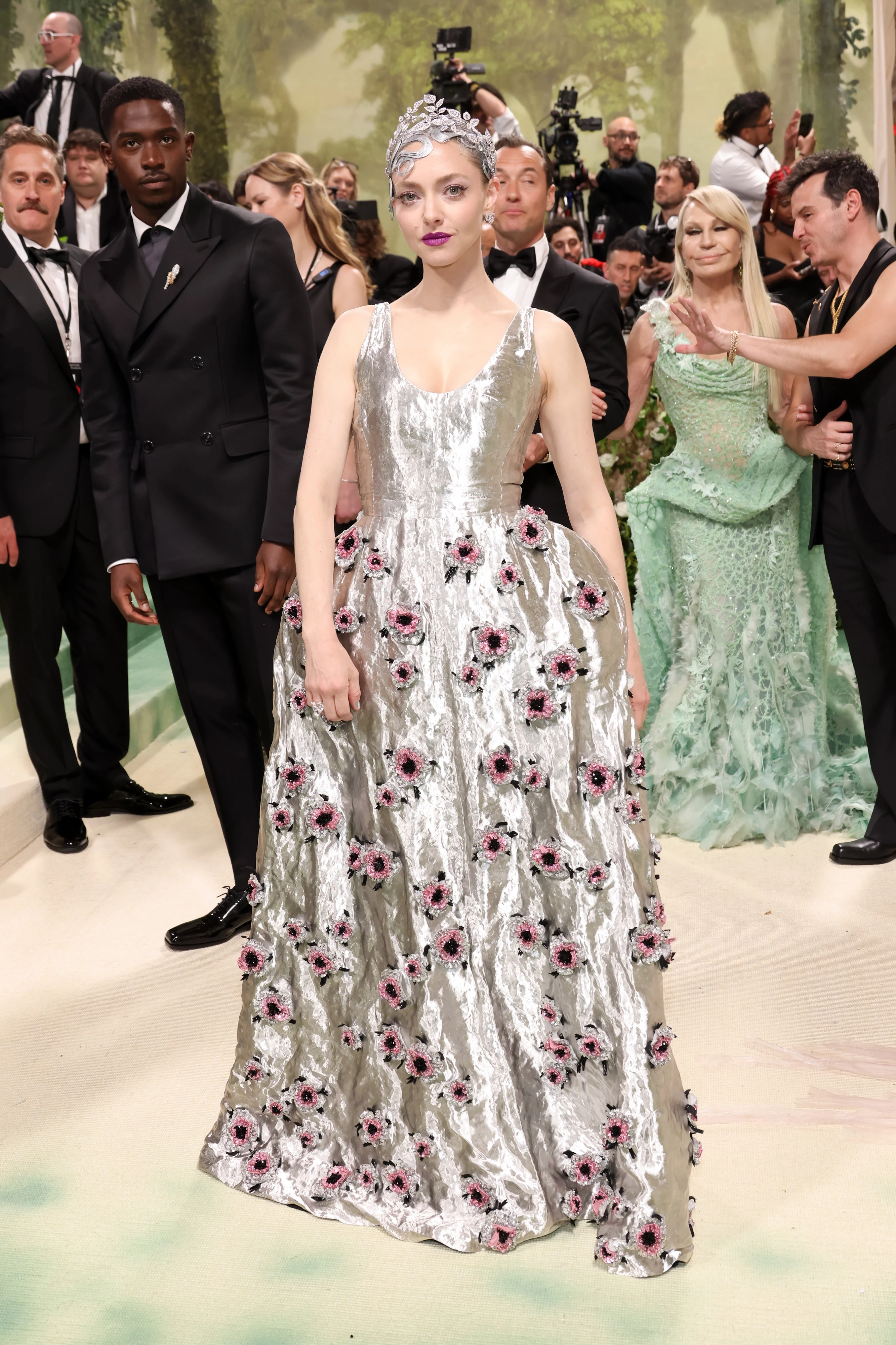 Аманда Сейфрід на Met Gala 2024. Photo: Getty Images