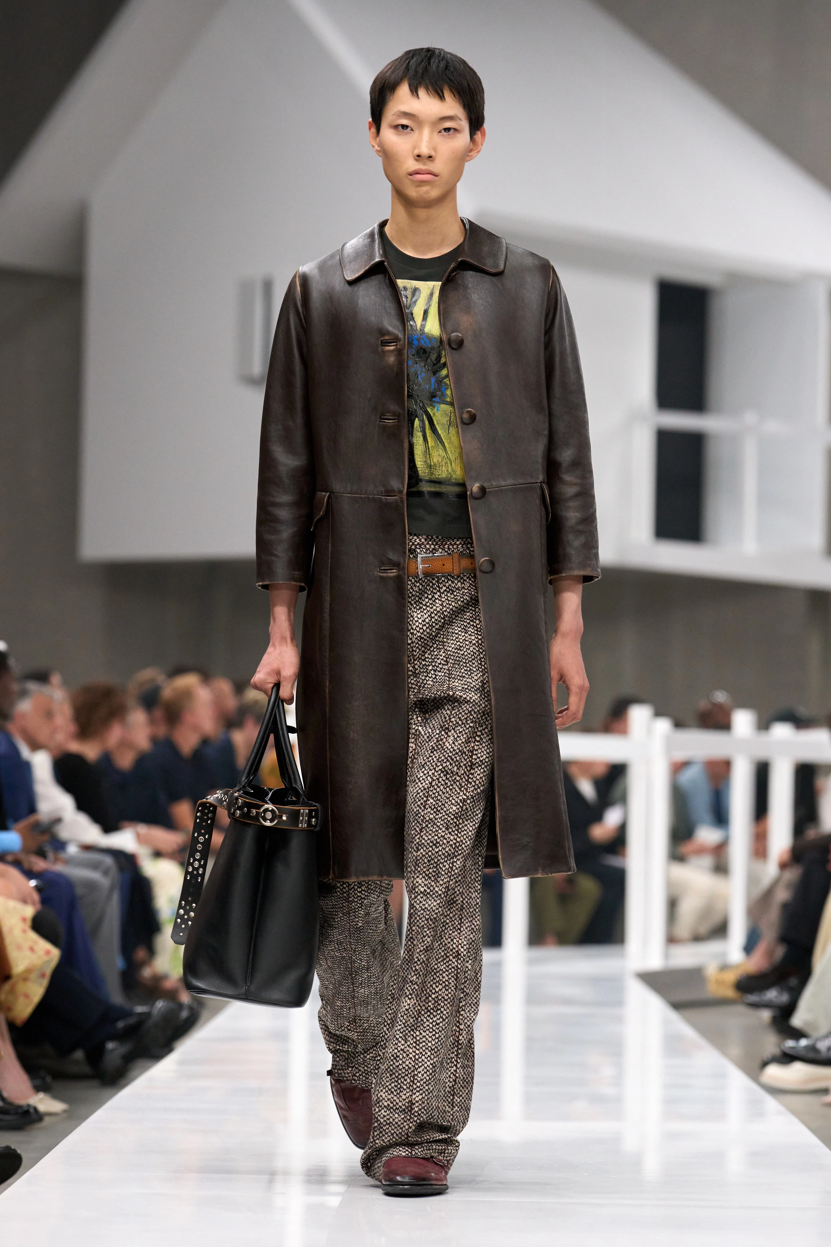 Prada Menswear весна-літо 2025