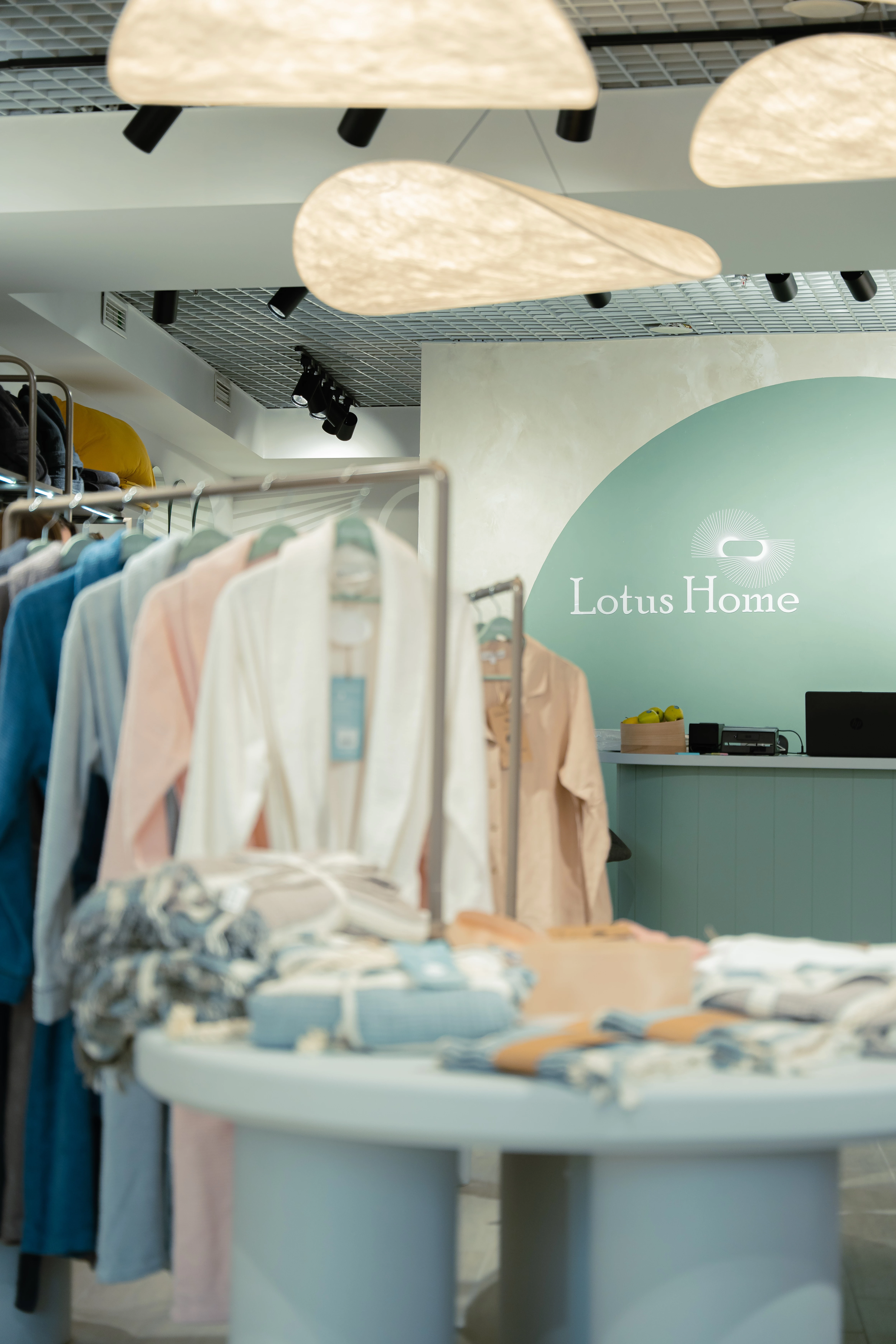 Магазин Lotus Home в ТЦ Globus в Києві