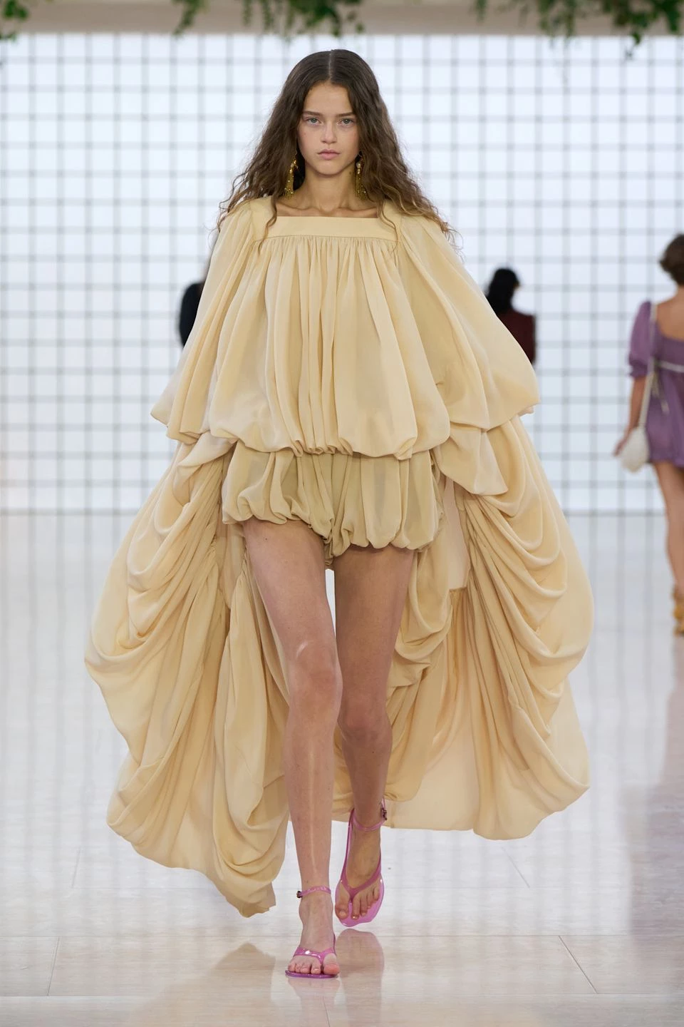 Chloé весна-літо 2025. Photo: Launchmetrics.com/spotlight Chloé весна-літо 2025. Photo: Launchmetrics.com/spotlight