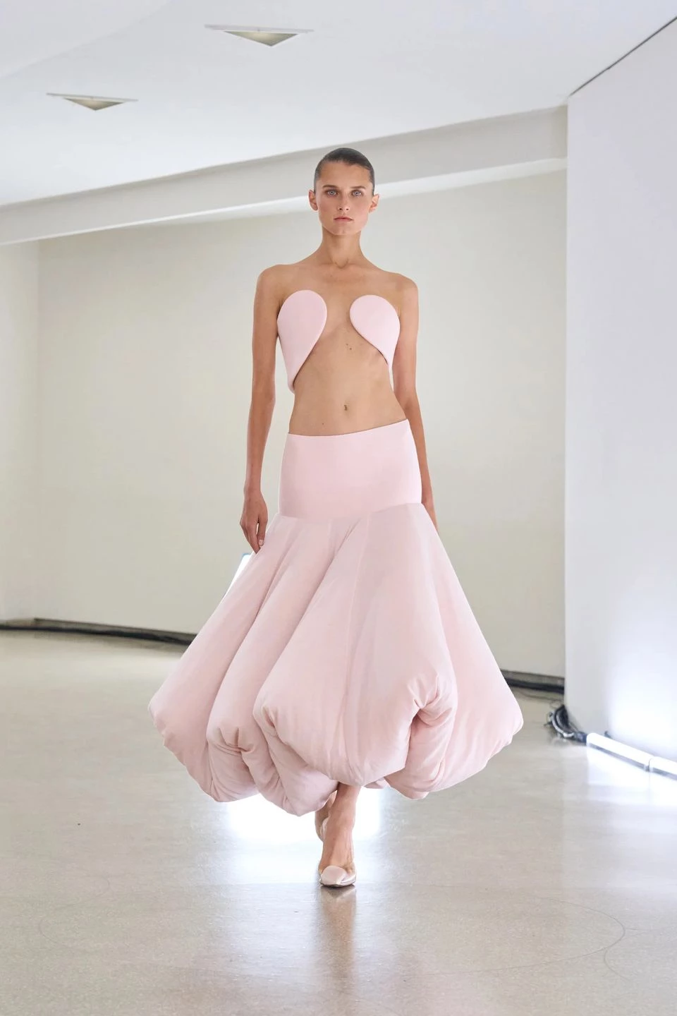 Alaïa весна-літо 2025 Alaïa весна-літо 2025