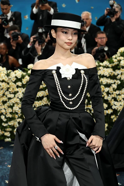 Дженні в Chanel Дженні в Chanel