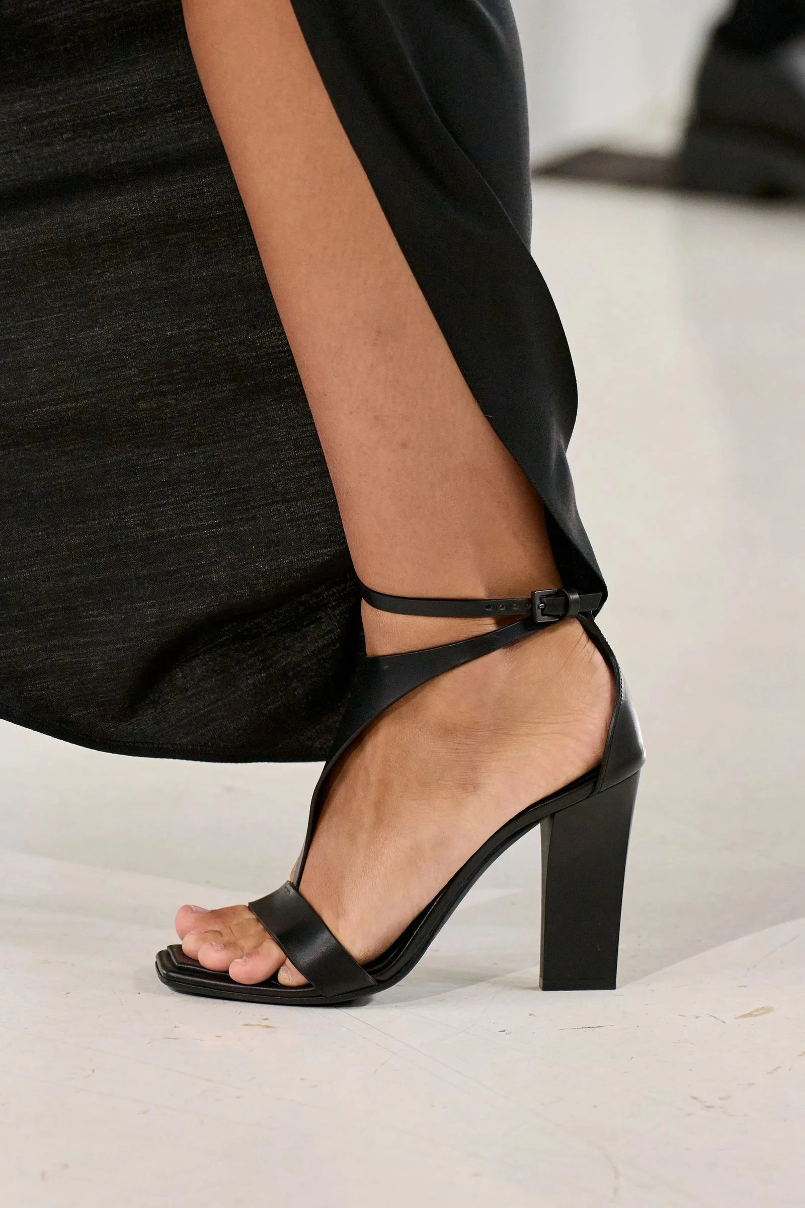 Max Mara весна-літо 2025 Max Mara весна-літо 2025