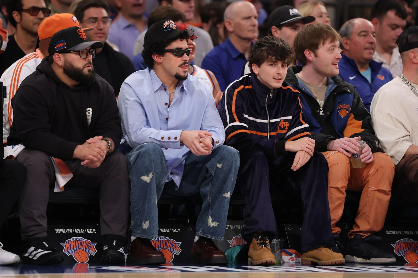 Bad Bunny, Тімоті Шаламе в мерчі New York Knicks Bad Bunny, Тімоті Шаламе в мерчі New York Knicks