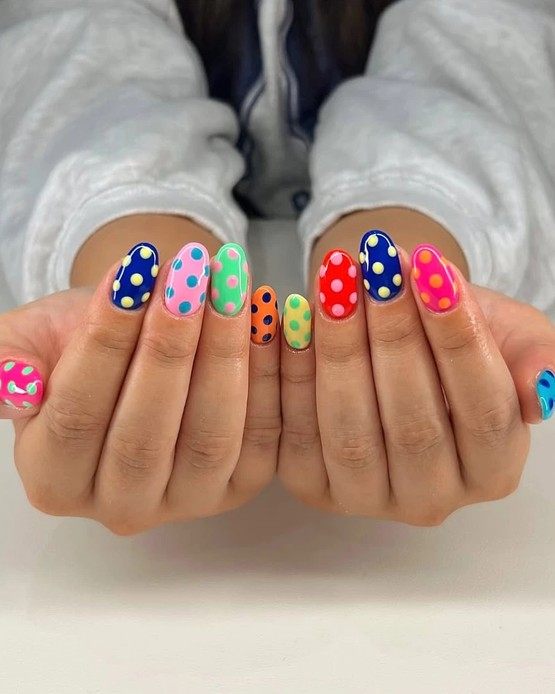 Instagram @nails_by_jenna.k Instagram @nails_by_jenna.k