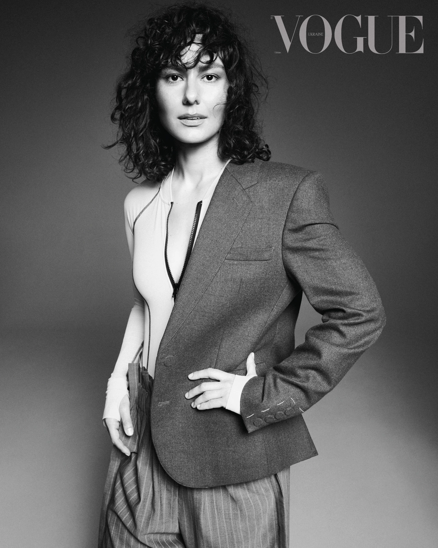 Вовняний блейзер, архів Maison Margiela, вовняні штани, Litkovska, купальник із переробленого нейлону й еластану, SAO Вовняний блейзер, архів Maison Margiela, вовняні штани, Litkovska, купальник із переробленого нейлону й еластану, SAO