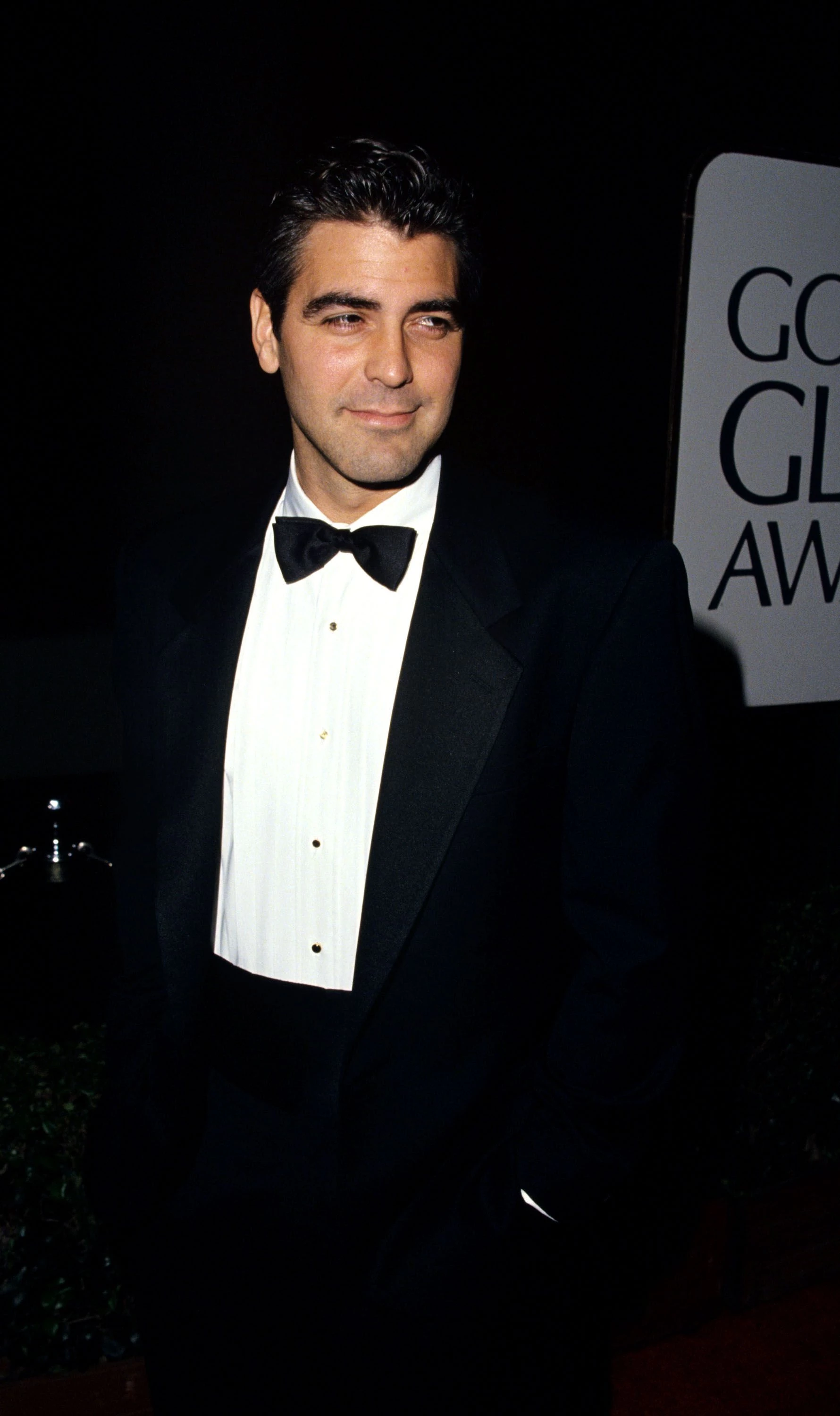 Джордж Клуні у смокінгу на 52-й церемонії вручення премії Джордж Клуні у смокінгу на 52-й церемонії вручення премії