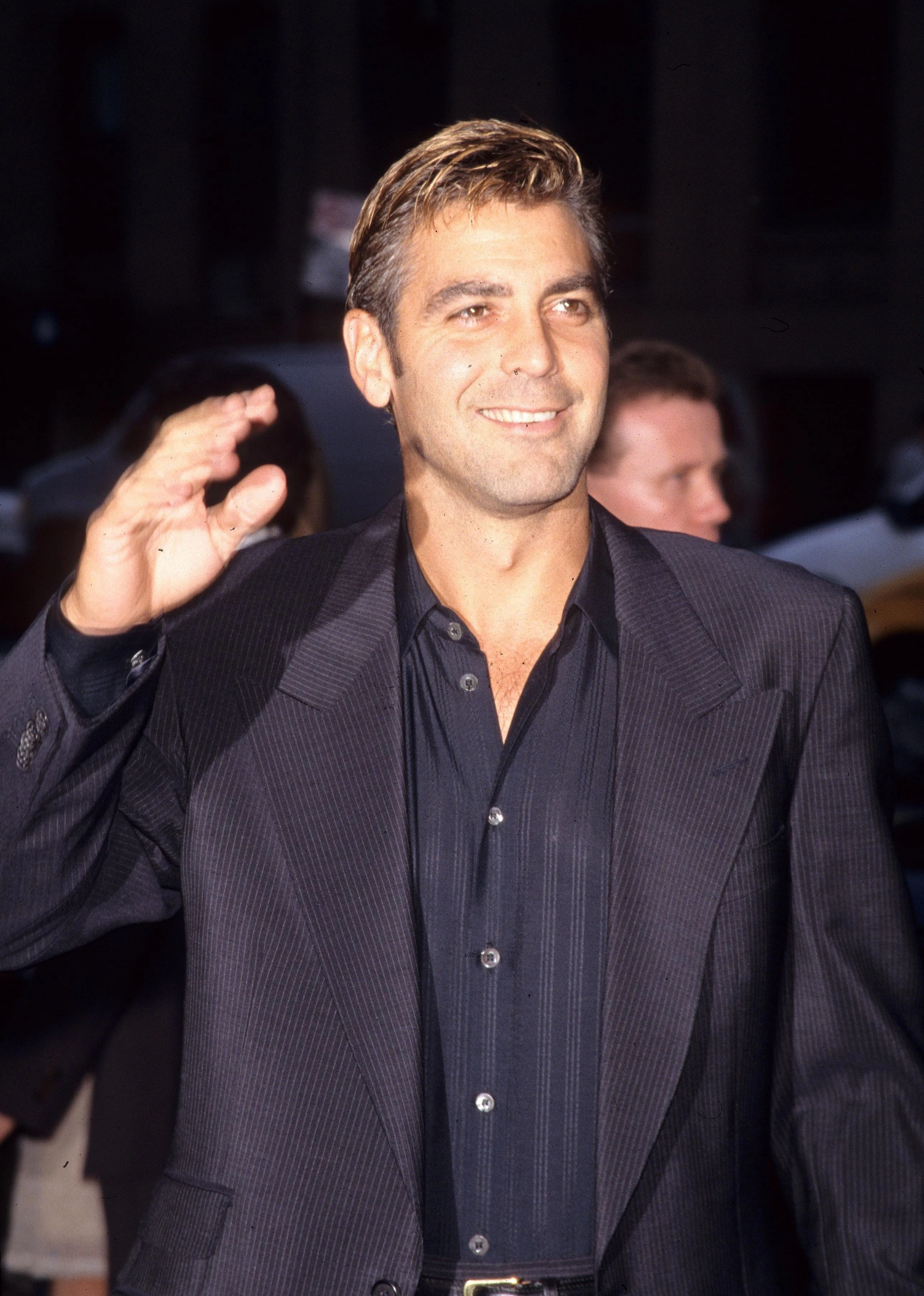 Джордж Клуні на прем’єрі фільму Out of Sight у Нью-Йорку, 1998 Джордж Клуні на прем’єрі фільму Out of Sight у Нью-Йорку, 1998
