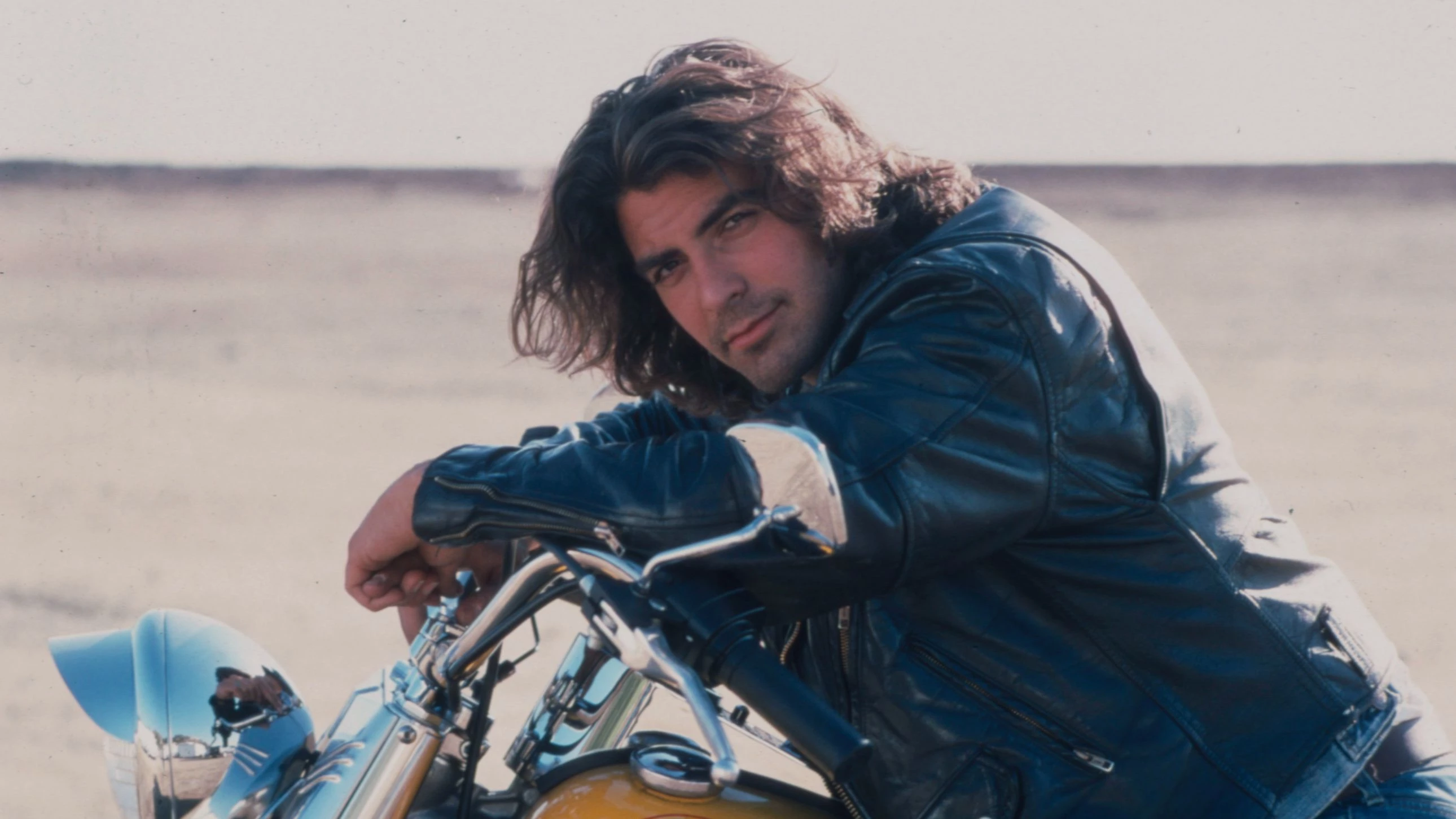 Джордж Клуні для промо серіалу Sunset Beat, 1990 Джордж Клуні для промо серіалу Sunset Beat, 1990