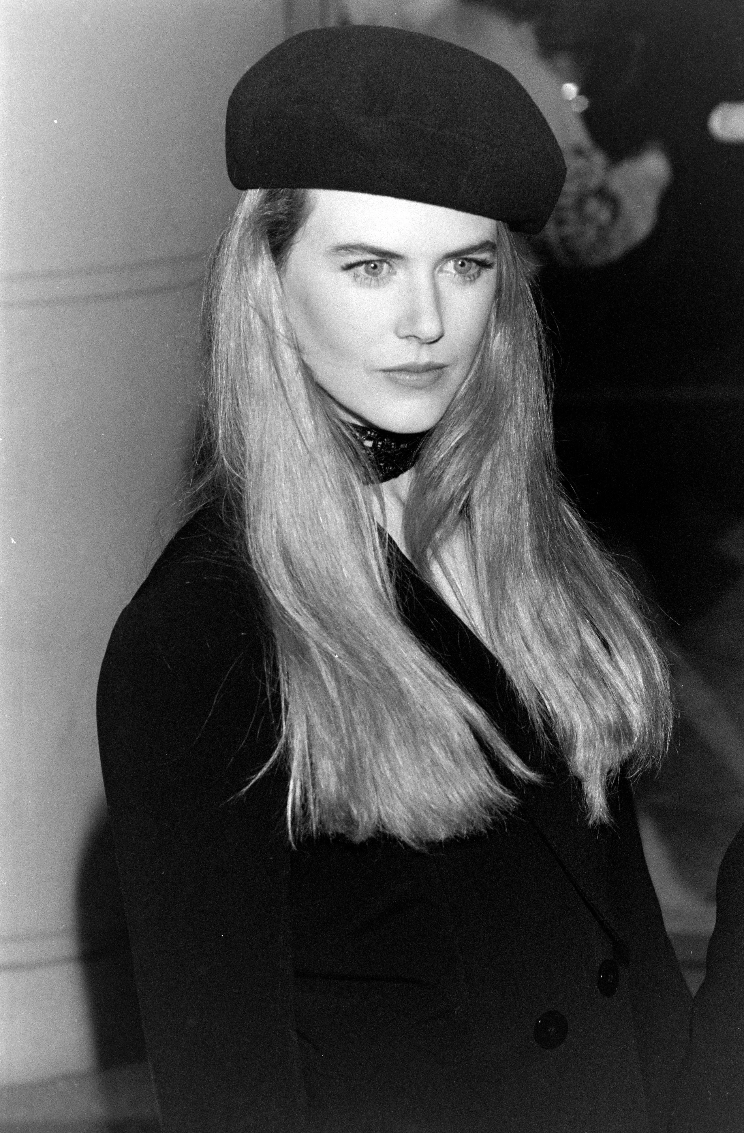 Ніколь Кідман з прямим світлим волоссям і стильною кепкою на церемонії вручення 50-ї премії 