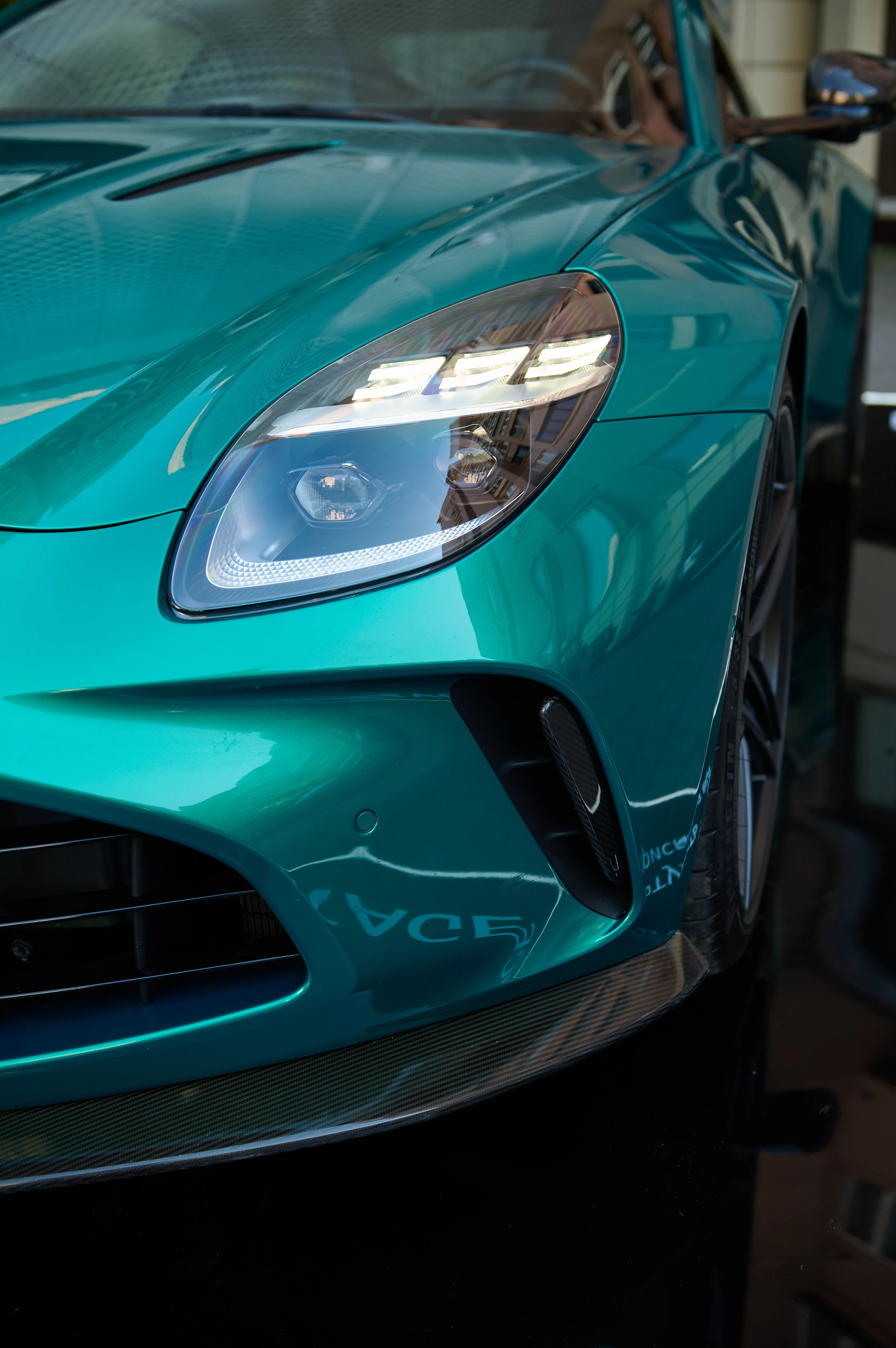 Aston Martin Vantage