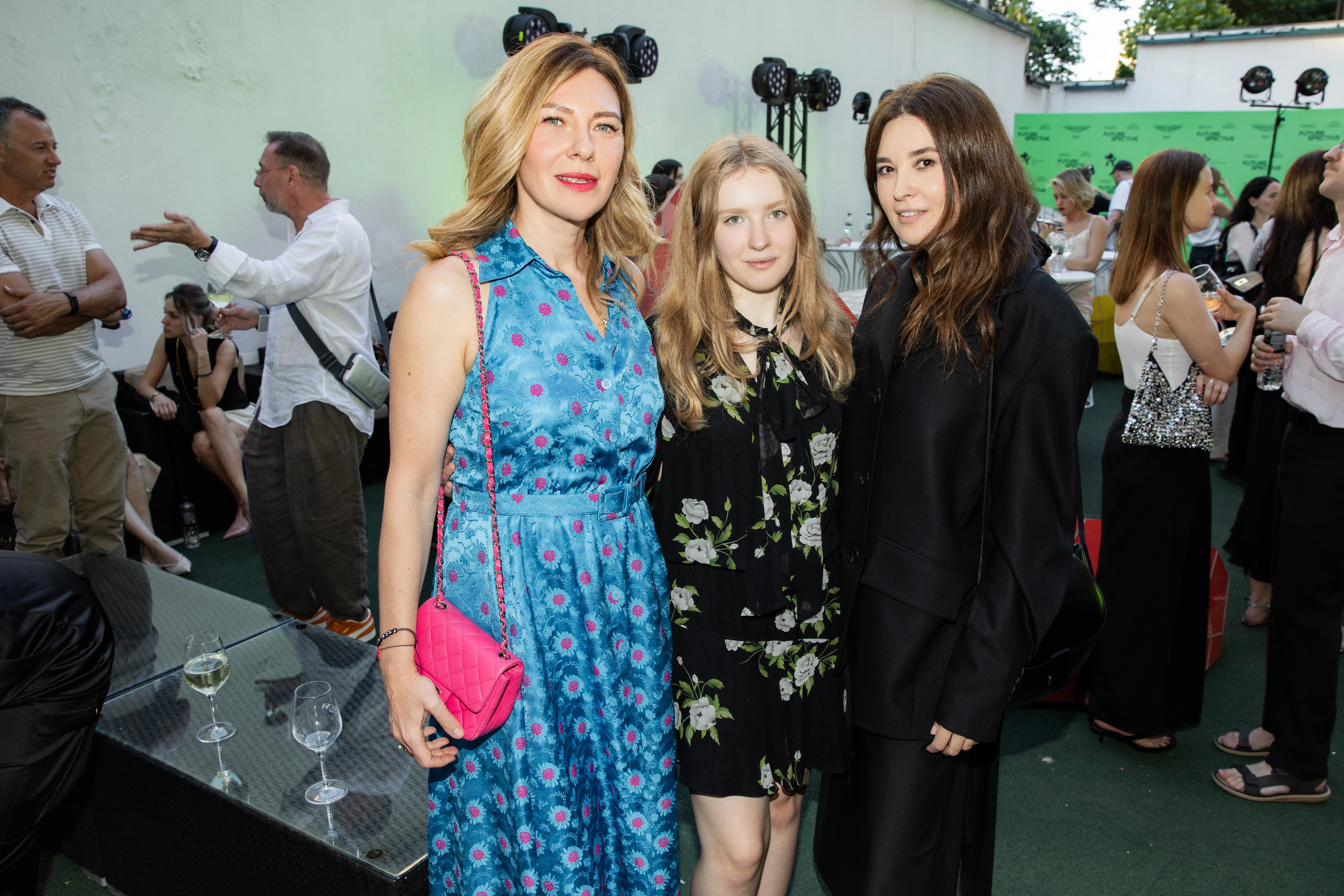 Ірина Мальцева та Олена Рева з дочкою