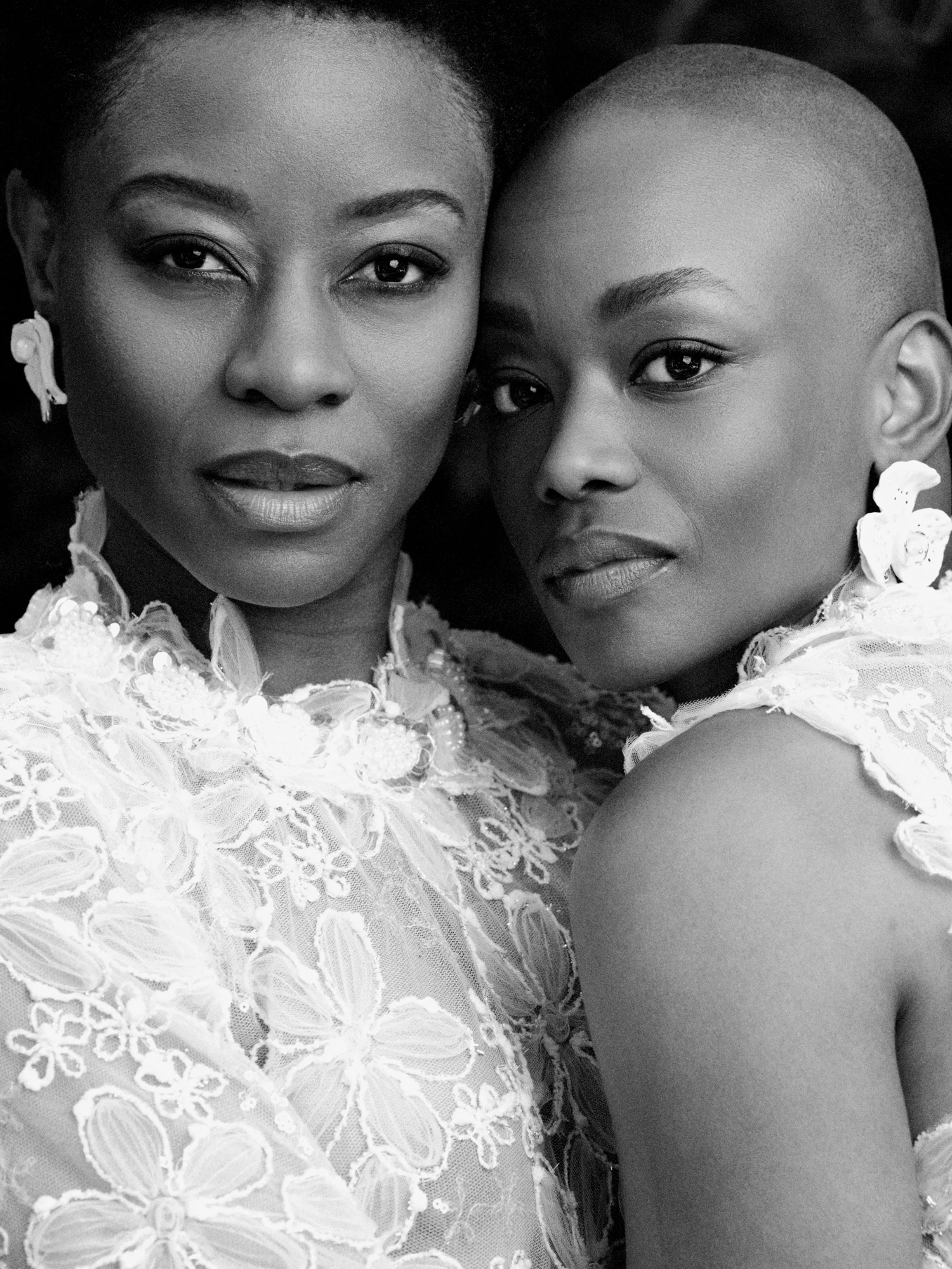 Сукні — Shana Morland, сережки — Reliér Design