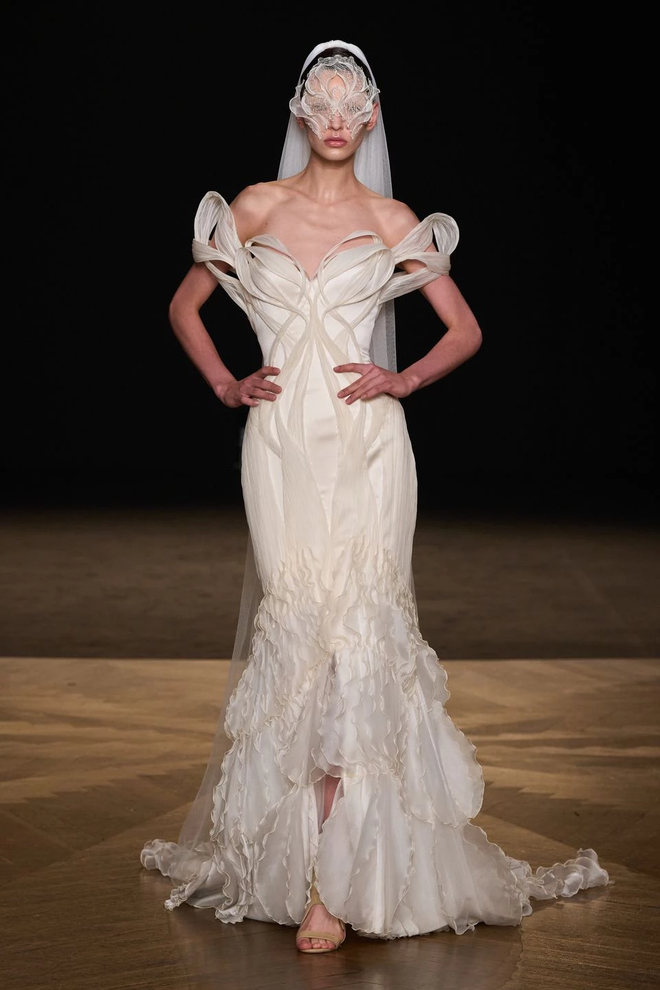 Iris van Herpen Haute Couture осінь-зима 2025/2026 Iris van Herpen Haute Couture осінь-зима 2025/2026