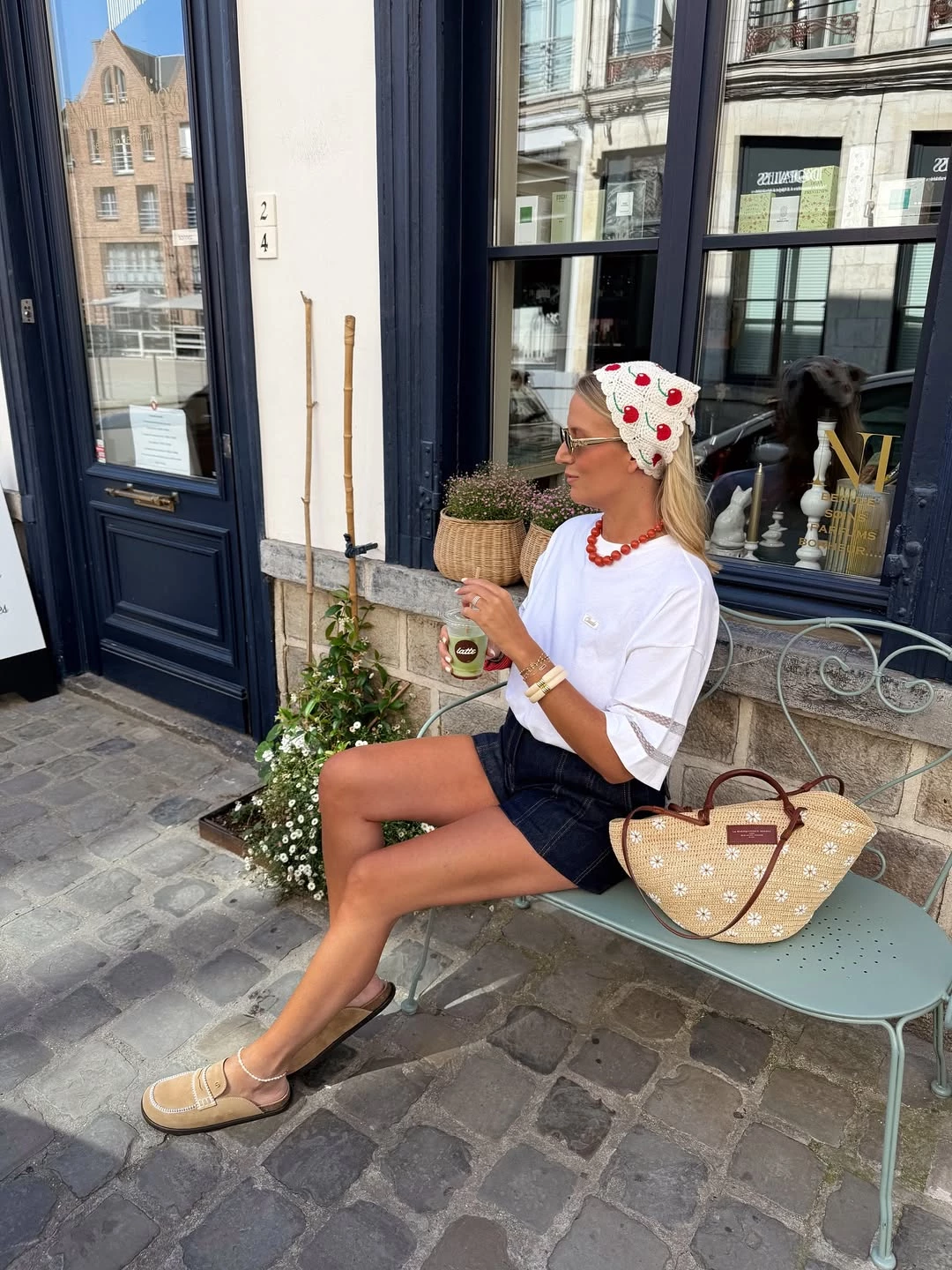 Instagram @mmequeenb