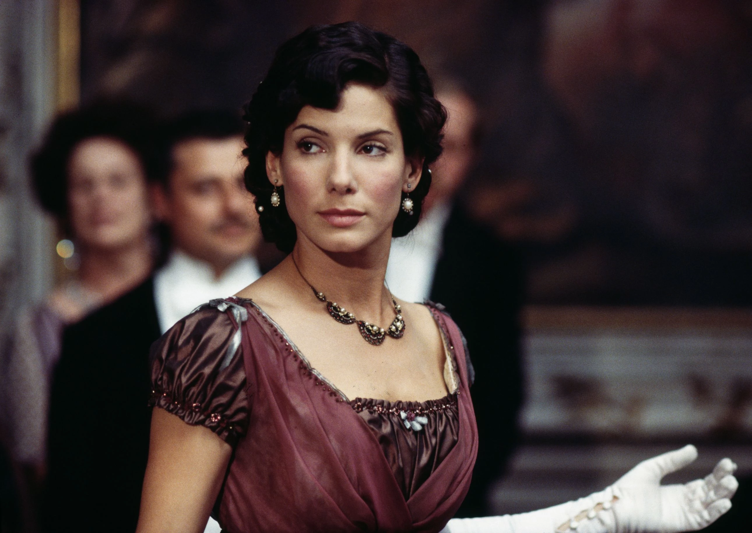 Сандра Буллок на знімальному майданчику фільму In Love and War, 1996