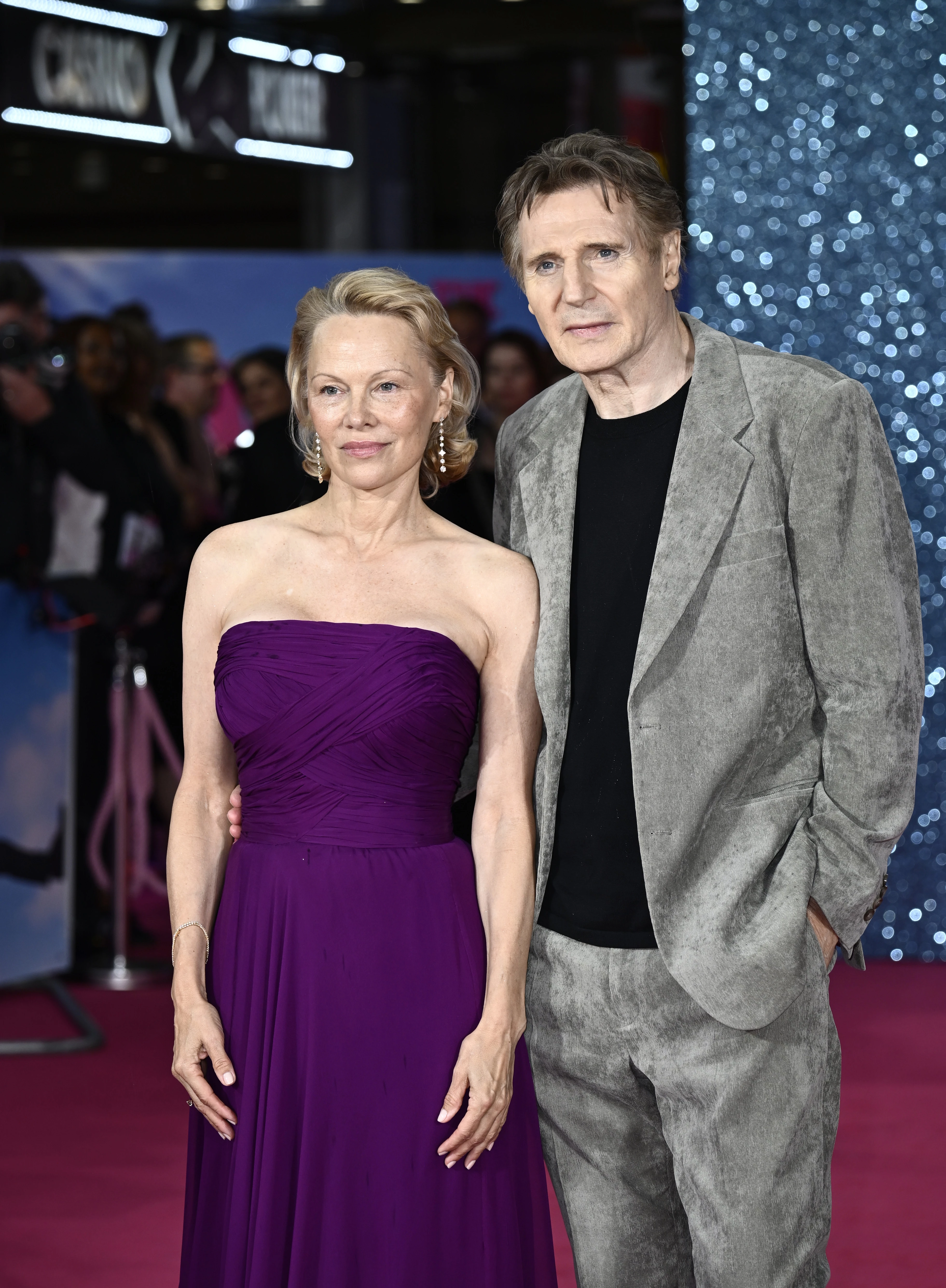 Памела Андерсон і Ліам Нісон на прем'єрі фільму 