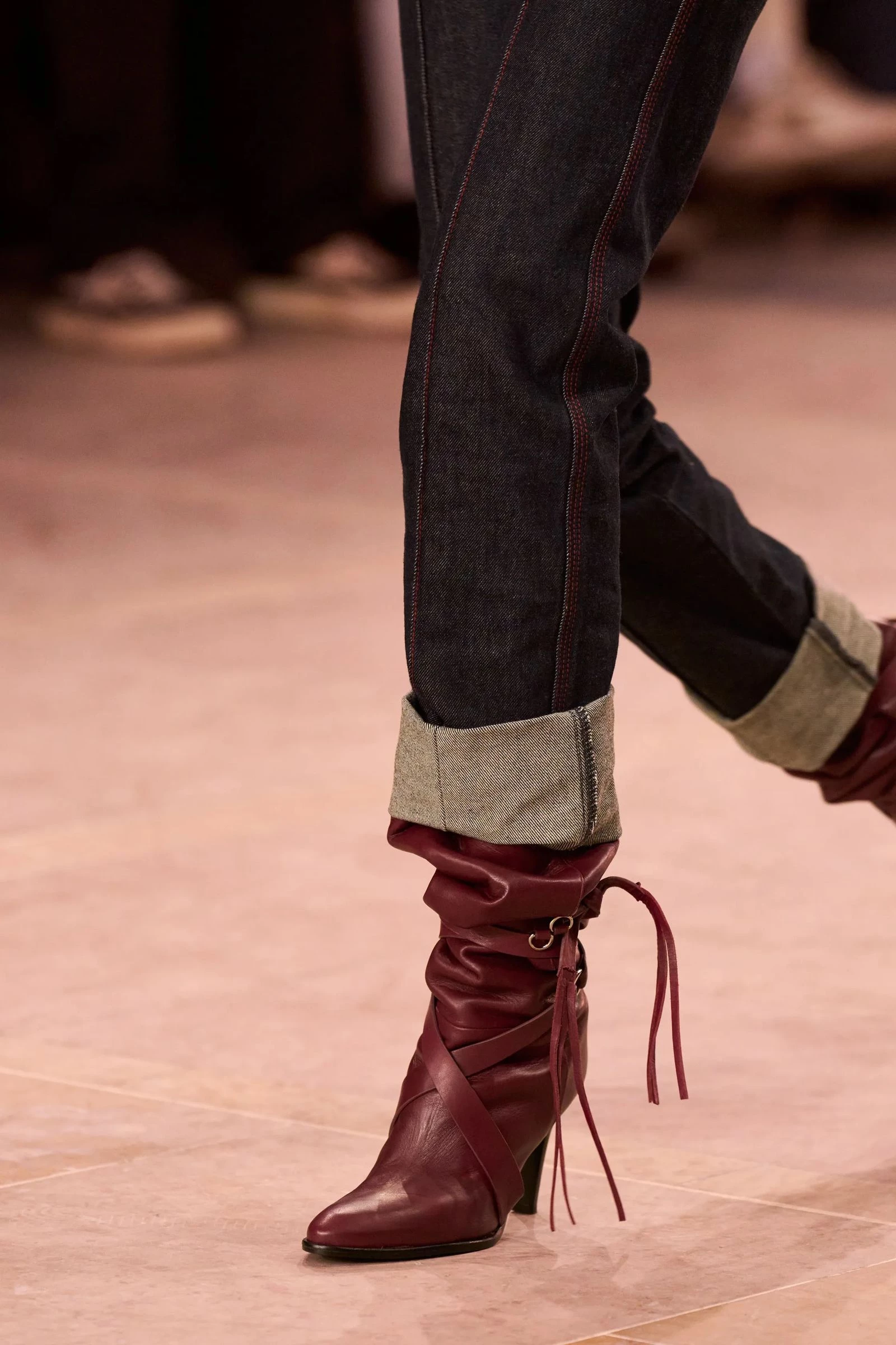 Isabel Marant осінь-зима 2025/2026 Isabel Marant осінь-зима 2025/2026