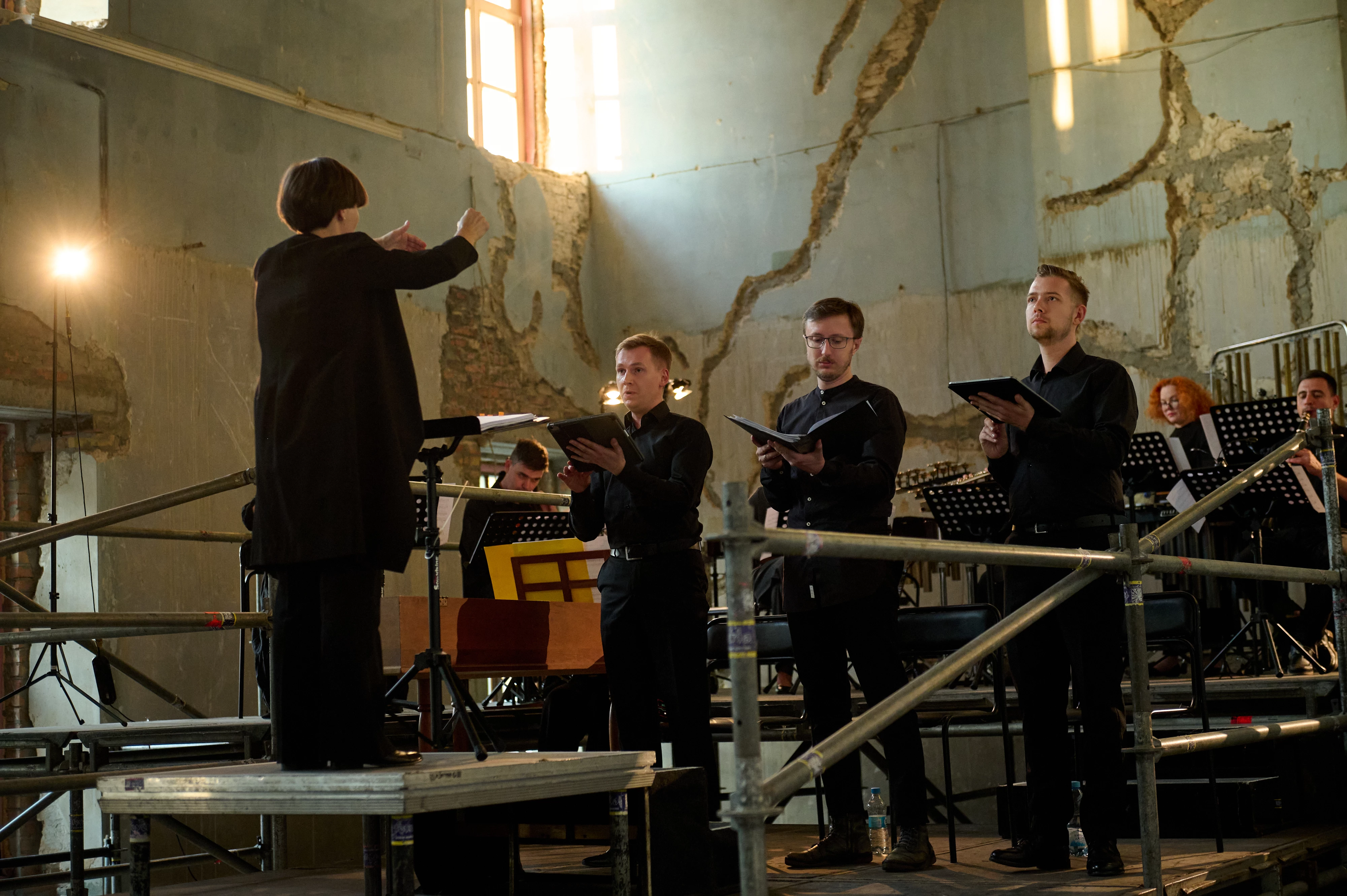 Солісти — Денис Сагіров, Руслан Кірш та Костянтин Ленчик Солісти — Денис Сагіров, Руслан Кірш та Костянтин Ленчик