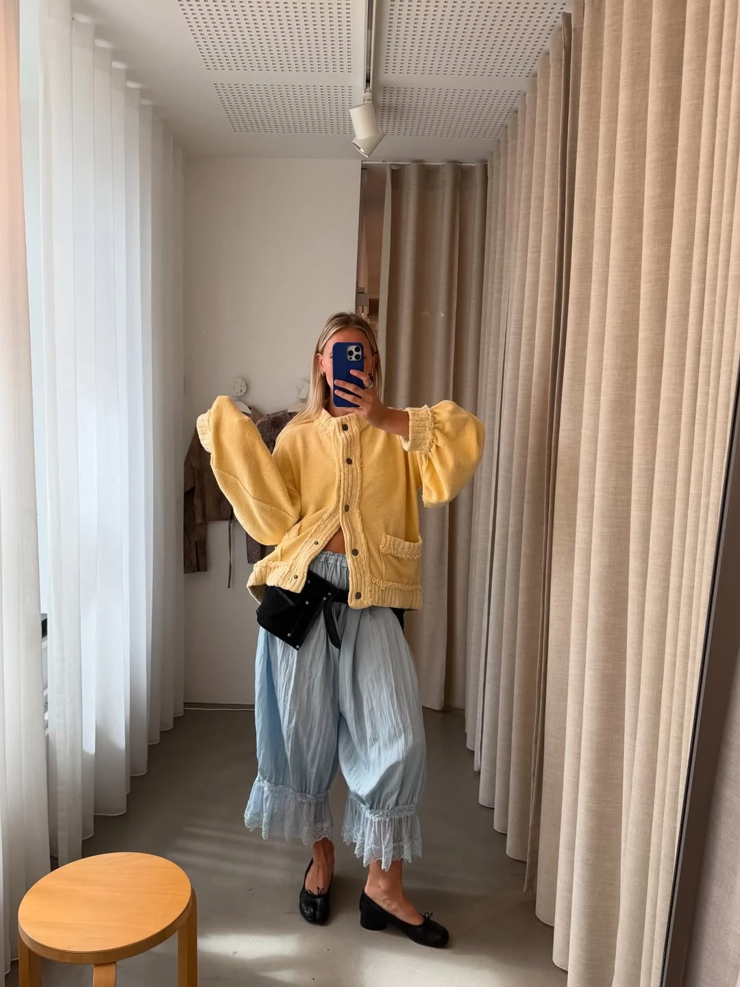 Instagram @holliemercedes