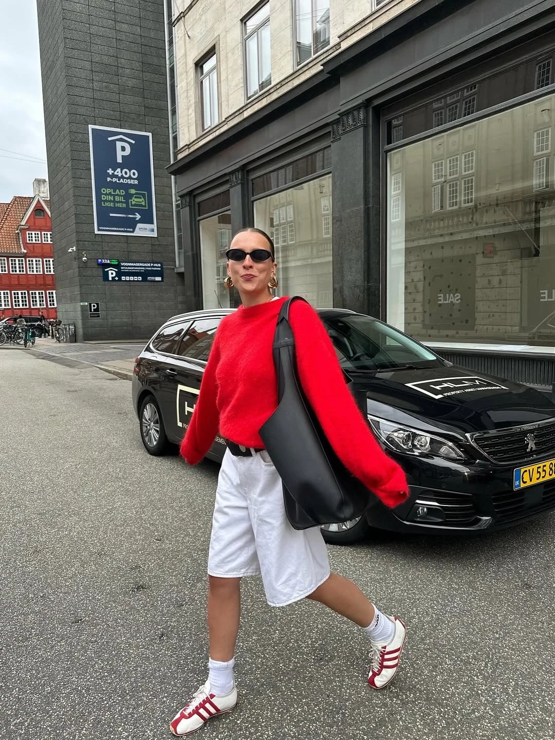 Instagram @lara_bsmnn