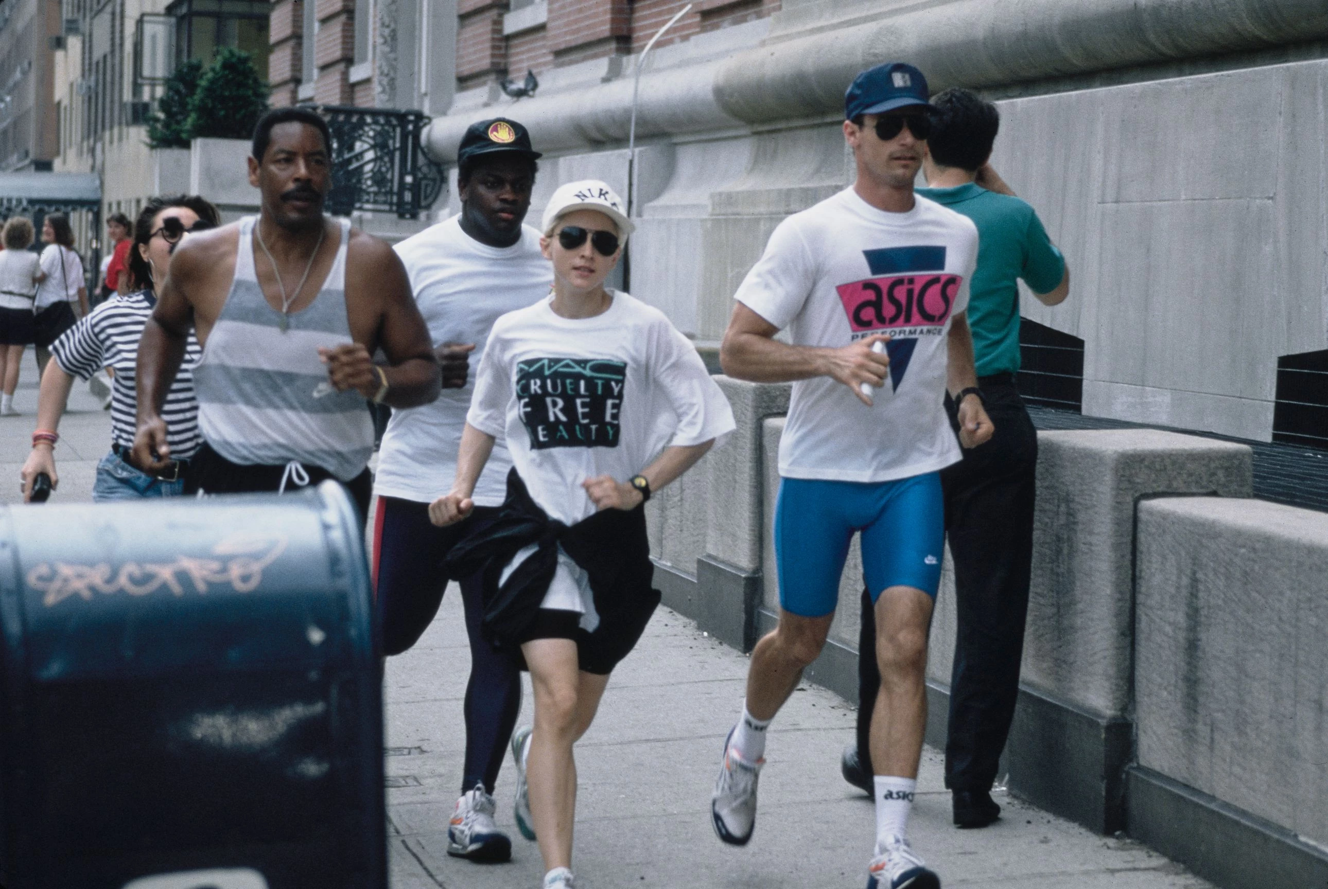 Мадонна, 1998